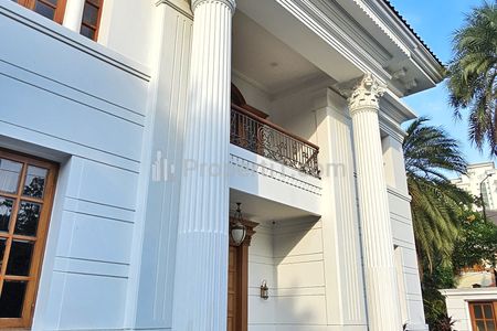 Dijual Rumah Desain American Classic di Pondok Indah, Jakarta Selatan