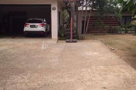 Jual Murah Rumah Harga di Bawah NJOP Ada Kolam Renang di Kebagusan Jakarta Selatan