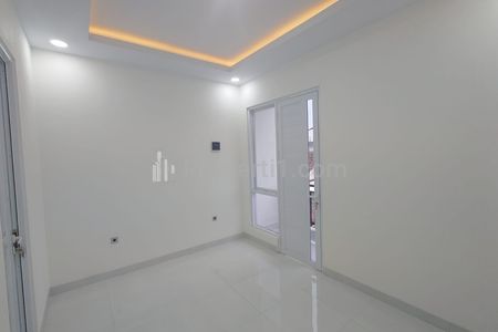Jual Rumah Baru 2,5 Lantai di Benda Baru, Pamulang, Tangerang Selatan