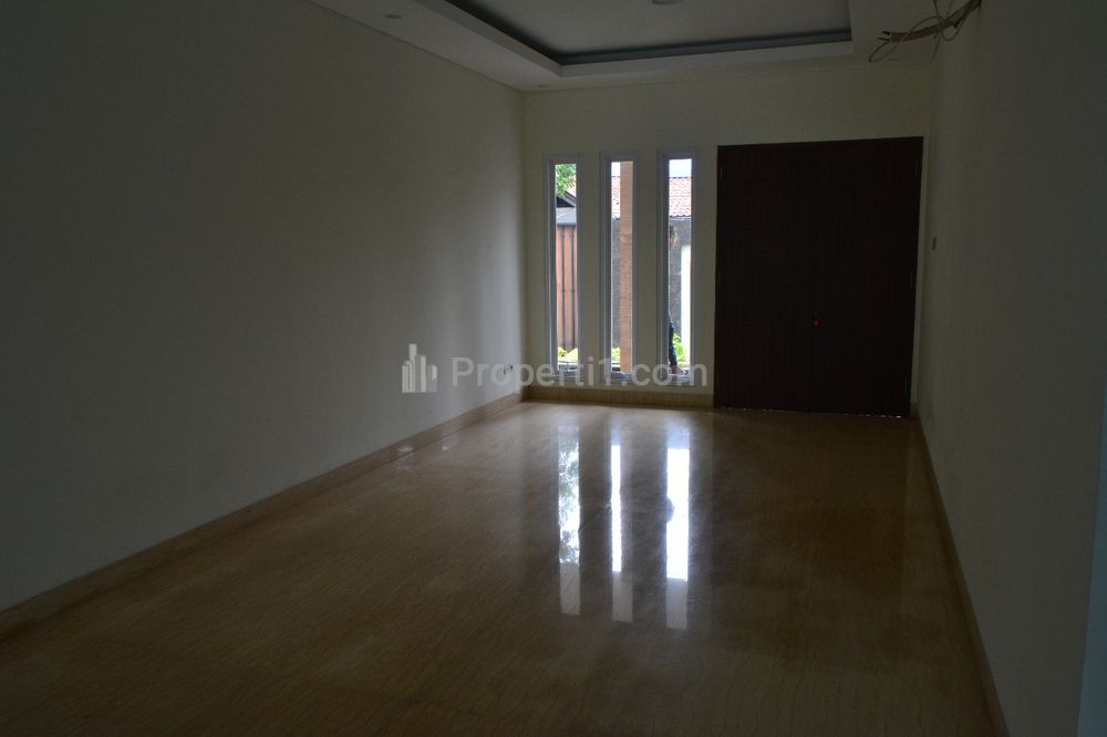 Jual Rumah Baru Ada Kolam Renang di Bangka, Kemang, Akses Dua Mobil, Simatupang, Mampang, Buncit, Pejaten, Cilandak, Jakarta Selatan