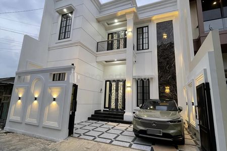 Dijual Rumah Baru Modern Minimalis 2 Lantai di Jl. Kaliurang Km 6 Yogyakarta Dekat Pakuwon Mall, Al Azhar, UGM