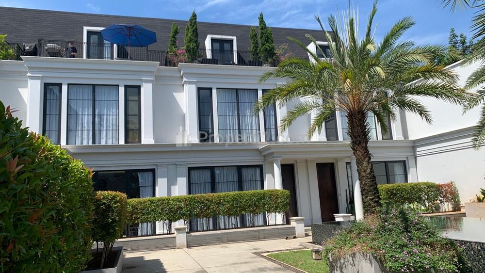 Dijual Rumah Mewah Design American Classic di Kemang Jakarta Selatan