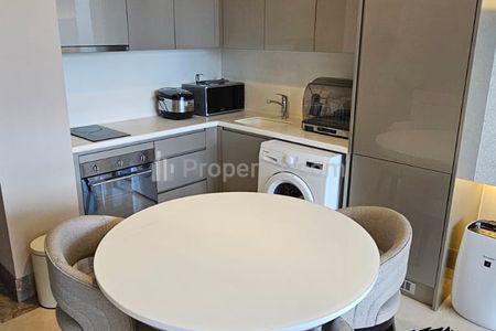 Disewakan Apartemen per Tahun di District 8 Senopati, 1 Bedroom 70 Sqm Furnished