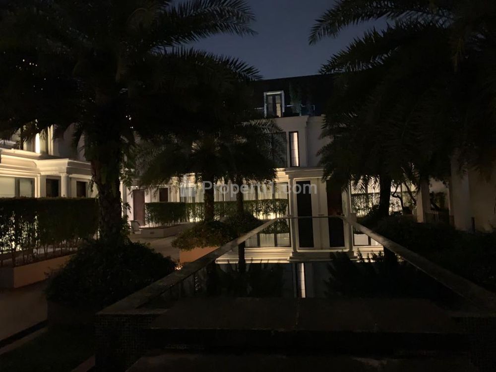 Dijual Rumah Mewah Design American Classic di Kemang Jakarta Selatan