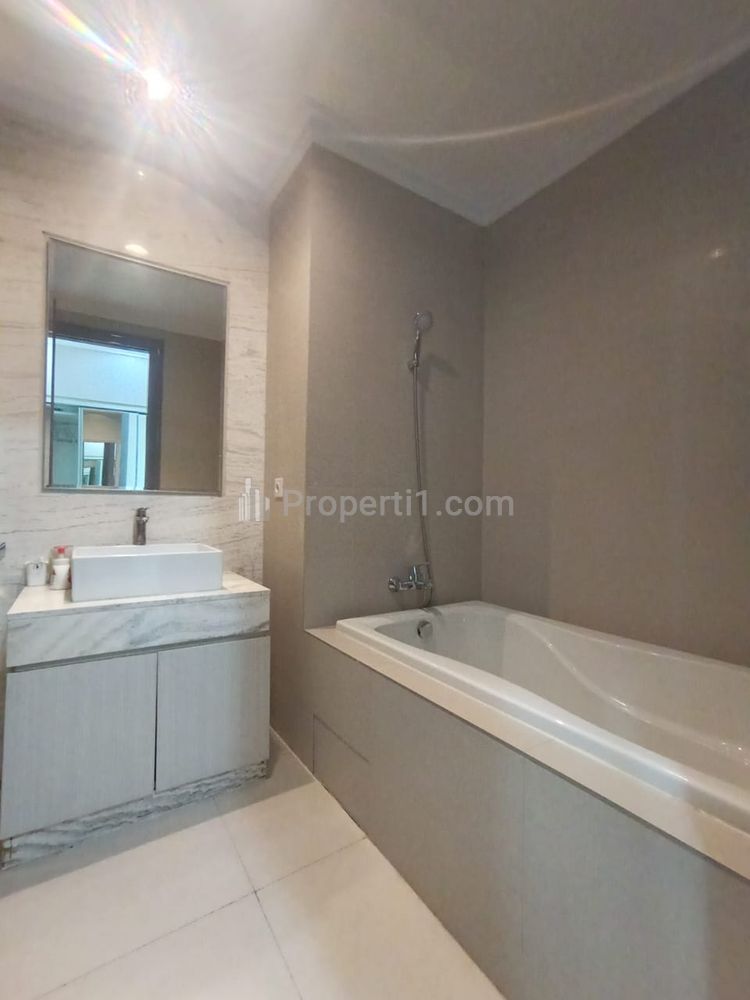 For Rent Apartment Residence 8 Senopati 2+1 BR Fully Furnished
