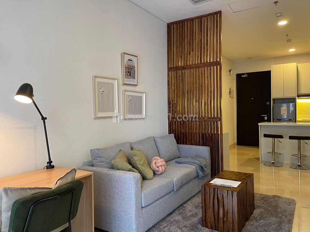 Disewakan Apartemen Sudirman Suites 2+1 BR Good Furnished