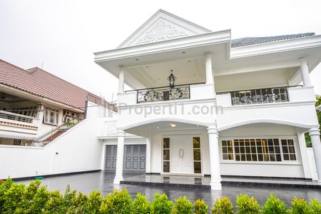 Dijual Rumah Sultan American Classic Design, Mampang Prapatan, Jakarta Selatan