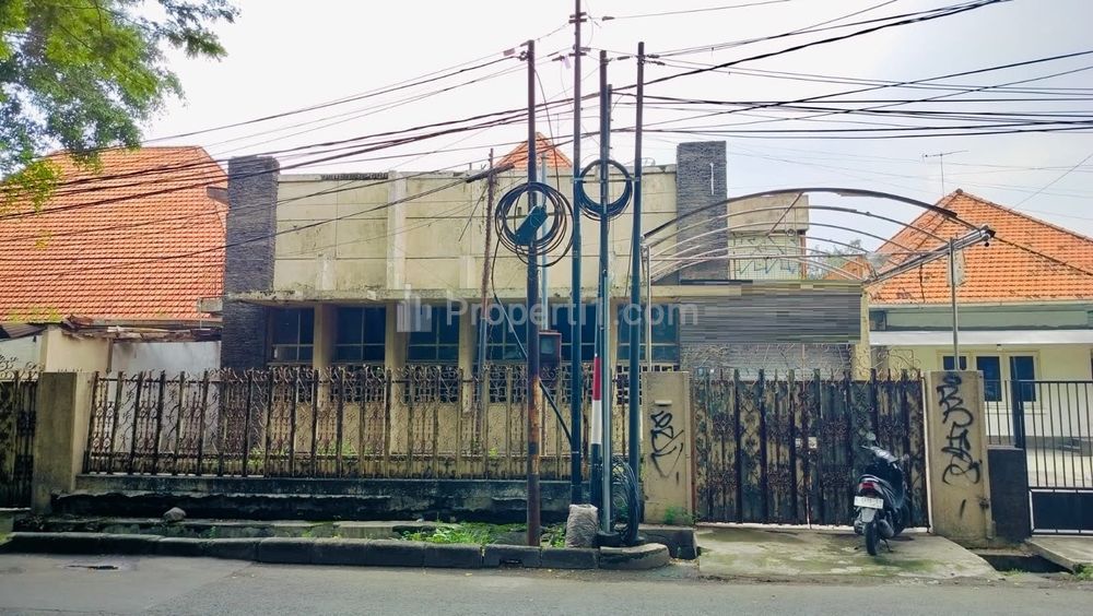 Rumah Dijual di Ngagel Wonokromo Surabaya Selatan Hitung Tanah Lokasi Strategis Nol Jalan Raya