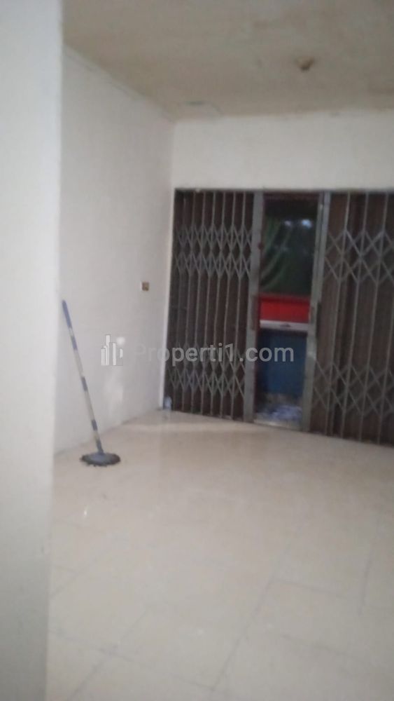 Dijual Cepat Kios Strategis di Jl. Ciater Raya, Tangerang Selatan