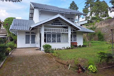 Dijual Villa di Puncak Cipanas Bogor