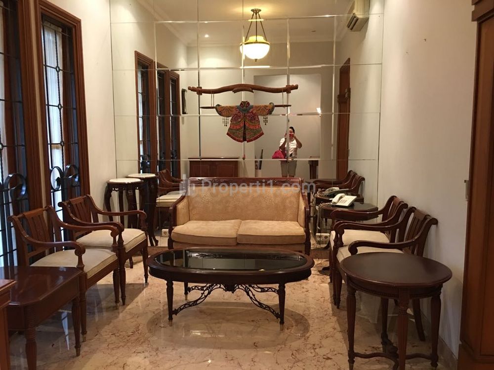 Sewa Rumah di Pondok Indah Jakarta Selatan 3BR Full Furnished
