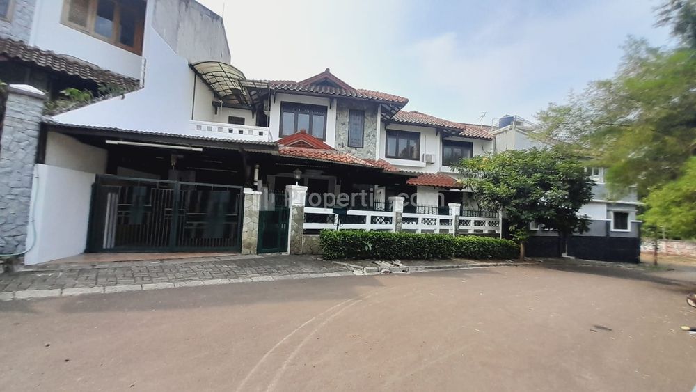 Dijual Rumah 2 Lantai di Puri Cinere Depok