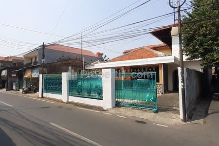 Dijual Murah Rumah di Mampang Prapatan Jakarta Selatan - 12 Kamar Tidur Unfurnished