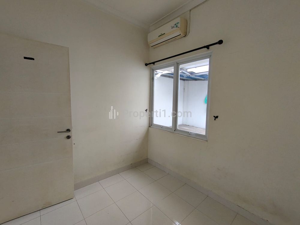 Disewakan Rumah Cantik Bersih Rapih Cluster De Oranje Grand Wisata Bekasi