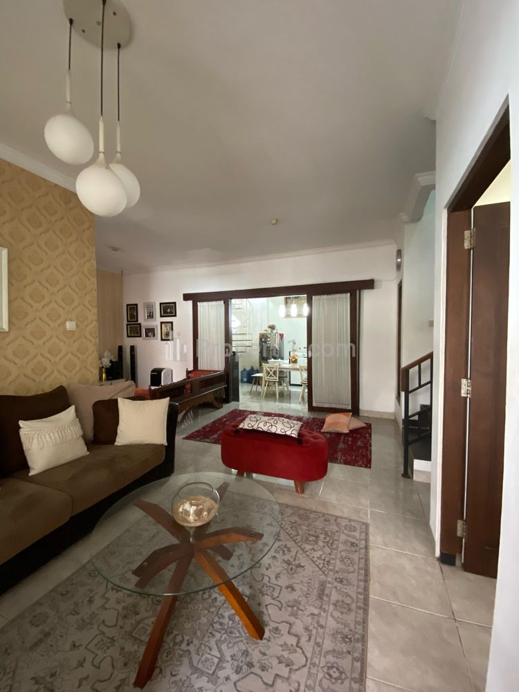 Dijual Rumah Modern Minimalis 2 Lantai di Seturan Yogyakarta Dekat Pakuwon Mall, JIH, STIE YKPN, UPN