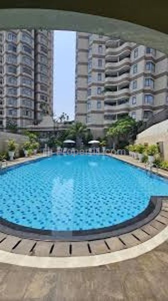 Jual Apartemen Beverly Tower 2 di TB Simatupang, Cilandak, Jakarta Selatan - 3 Bedrooms