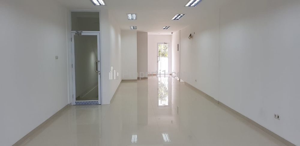 Dijual Ruko Plaza Kebon Jeruk, Jakarta Barat