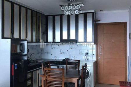 DIJUAL MURAH Apartemen Hamptons Park 2BR - Furnish Dekat ke JIS PIM MRT Busway