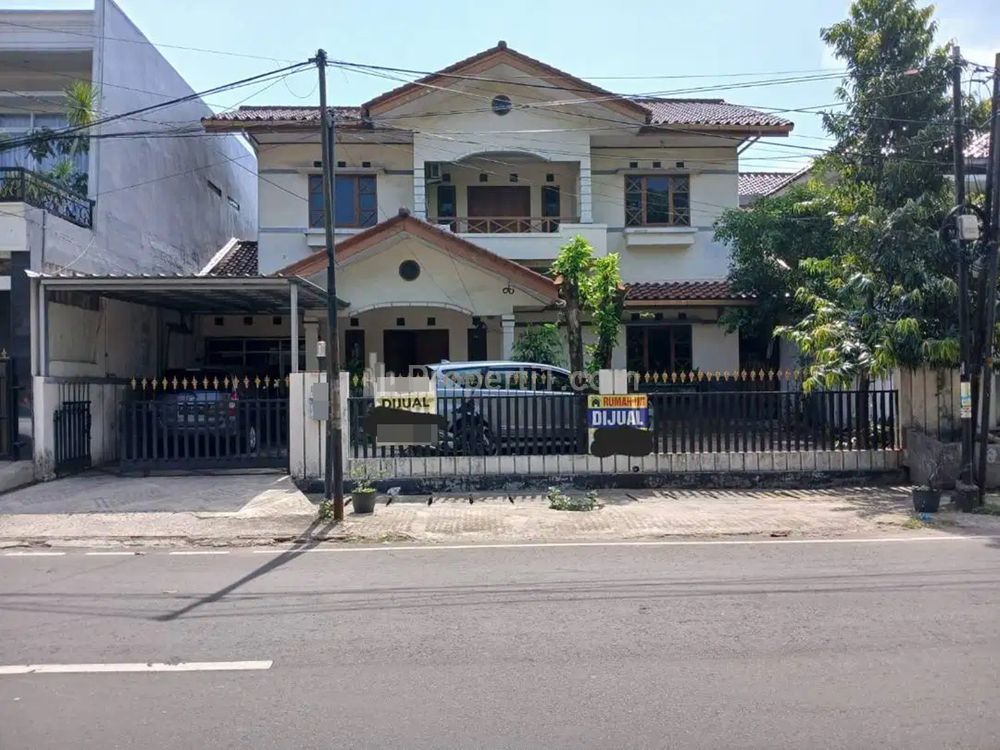 Dijual Rumah Dua Lantai SHM di Jalan Abadi Jakarta Timur 
