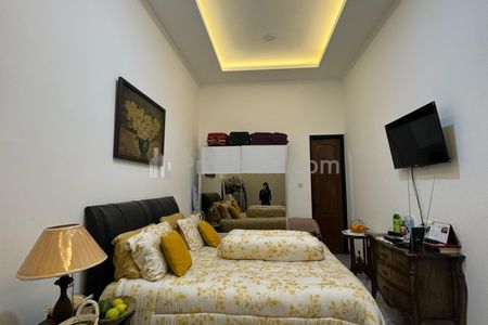 Jual Rumah di Depan Cinere Mall Jakarta Selatan - 3 Kamar Tidur Furnished