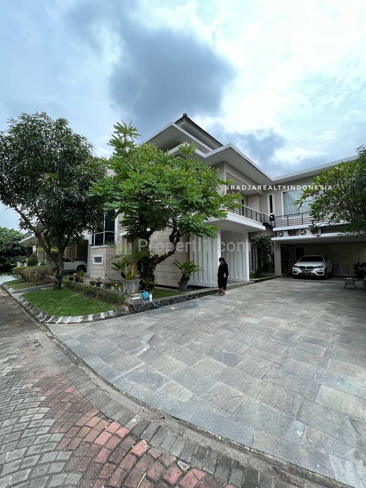 Dijual Rumah Super Mewah Jacuzzi Full Furnish Dalam Perumahan Elite Jl. Kaliurang Km 9 Yogyakarta