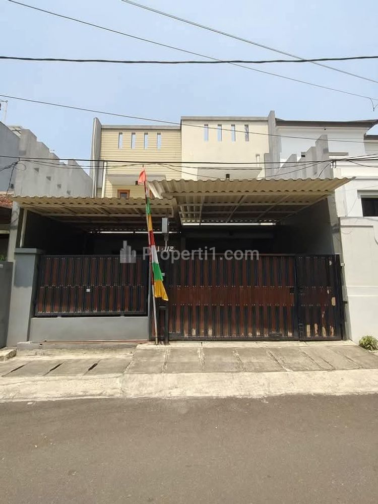 Jual Rumah di Benhil / Bendungan Hilir Jakarta Pusat, 2.5 Lantai Dekat ke Sudirman
