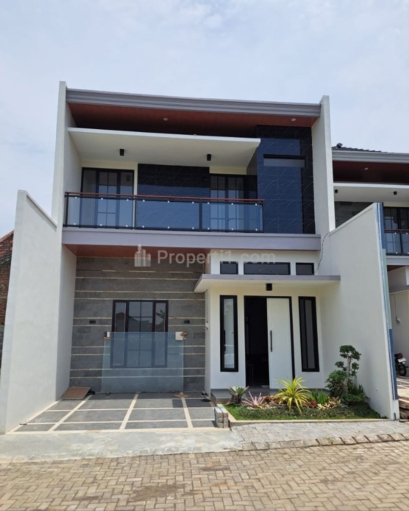 Jual Rumah 2 Lantai di Sulfat Sebuku Malang