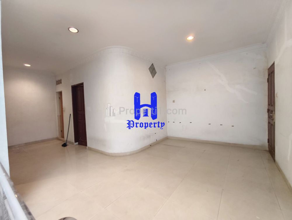 Jual Rumah 2,5 Tingkat di Komplek Cemara Asri Medan Jalan Cherry