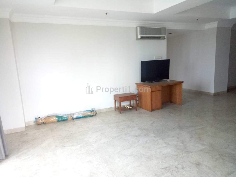 Dijual Apartemen Greenview Pondok Indah (Nuansa Hijau) Size 190 m2, Lantai Rendah Harga Spesial - 3+1 BR Unfurnished