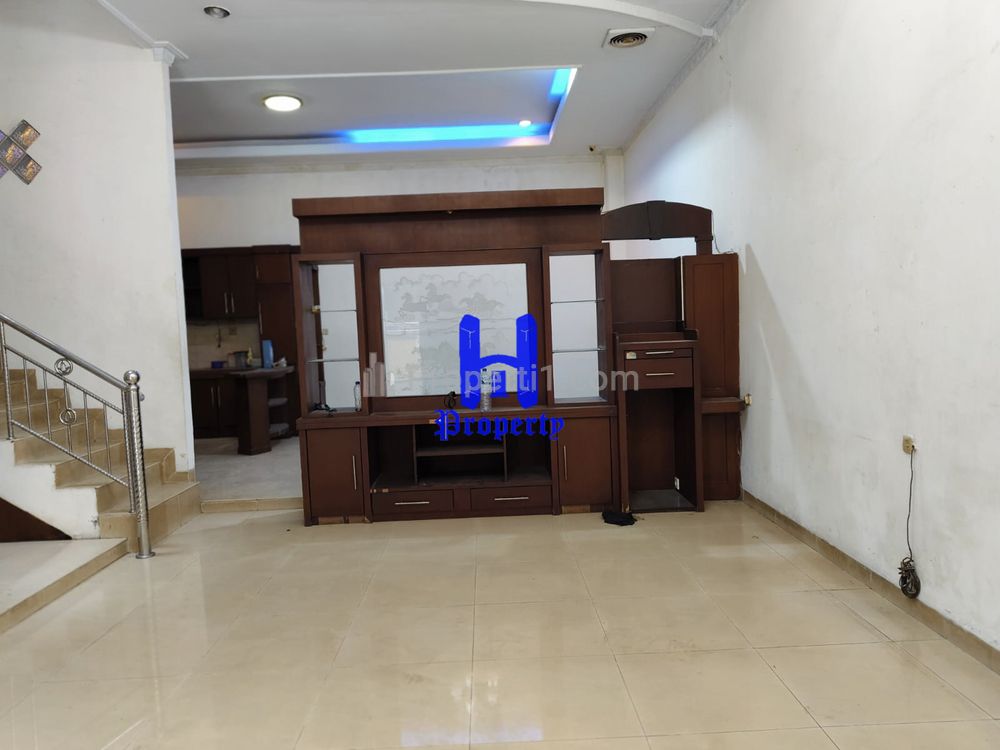 Jual Rumah 2,5 Tingkat di Komplek Cemara Asri Medan Jalan Cherry