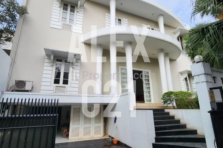 Dijual Rumah di Pondok Indah, Pondok Pinang, Kebayoran Lama, Jakarta Selatan