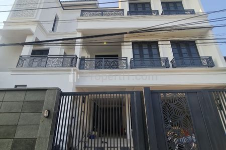 Dijual Rumah Baru di Kebayoran Baru, Jakarta Selatan - 4 Lantai