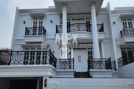 Dijual Brand New White House di Cilandak, Jakarta Selatan