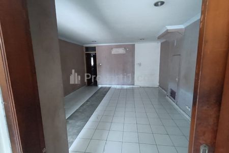 Dijual Cepat Tanah Plus Rumah di Pinggir Jalan Utama Rawamangun, Jakarta Timur