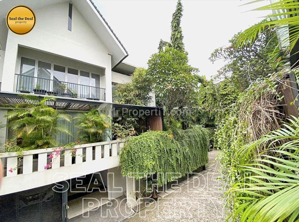 Disewakan Town House 3 BR di Area SCBD/Senopati Jakarta Selatan STD555