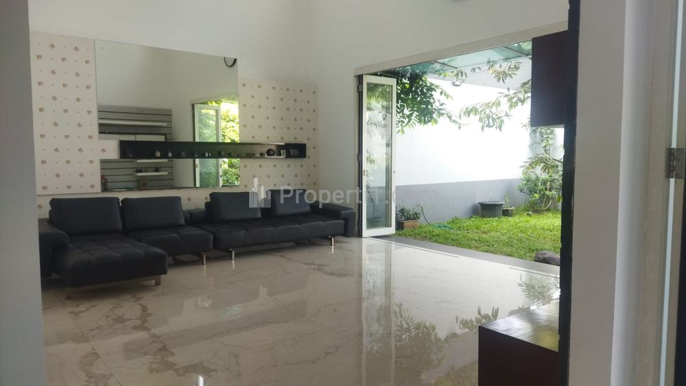 Dijual Rumah di Danau Maninjau, Taman Telaga Golf BSD, Tangerang Selatan, 6BR Furnished, Luas Bangunan 800m2