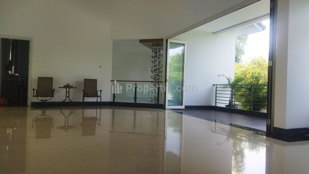 Dijual Rumah di Danau Maninjau, Taman Telaga Golf BSD, Tangerang Selatan, 6BR Furnished, Luas Bangunan 800m2