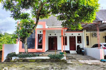 Jual Rumah Cantik dalam Perumahan dekat Kampus UNRIYO Jogja