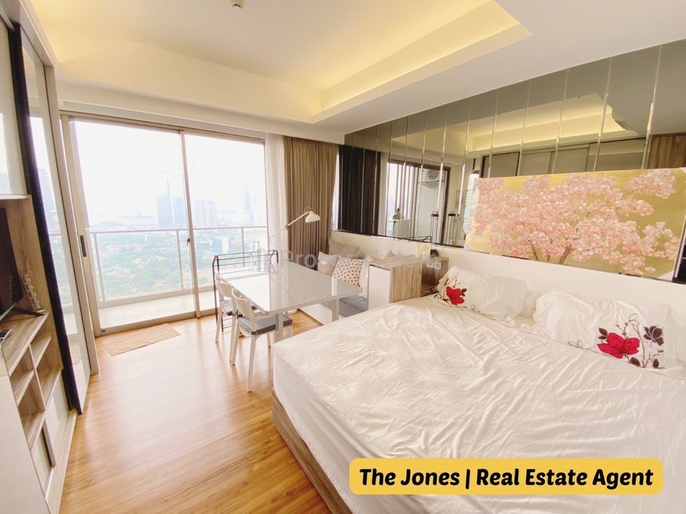 Sewa Apartemen Sudirman Hill Residences Type Studio Full Furnished, Dekat Rumah Sakit Mintohardjo dan Bendungan Hilir