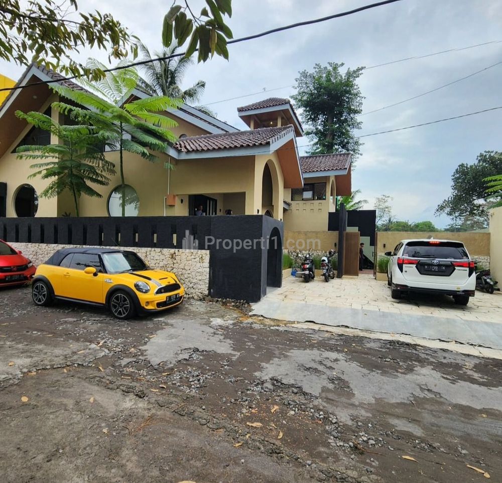 Dijual Villa Modern Full Furnish Kolam Renang Seputar Rejodani Jl. Palagan Km. 10 Yogyakarta