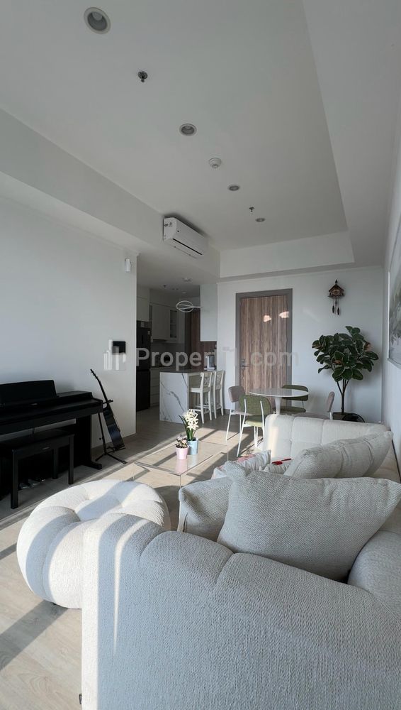 Sewa Apartemen Menara Jakarta Kemayoran 3BR Good Condition and Good Furnished