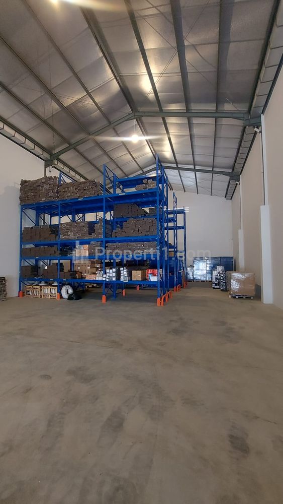 Dijual Gudang Light Industri dan Ada Ruang Kantor di Benda Tangerang