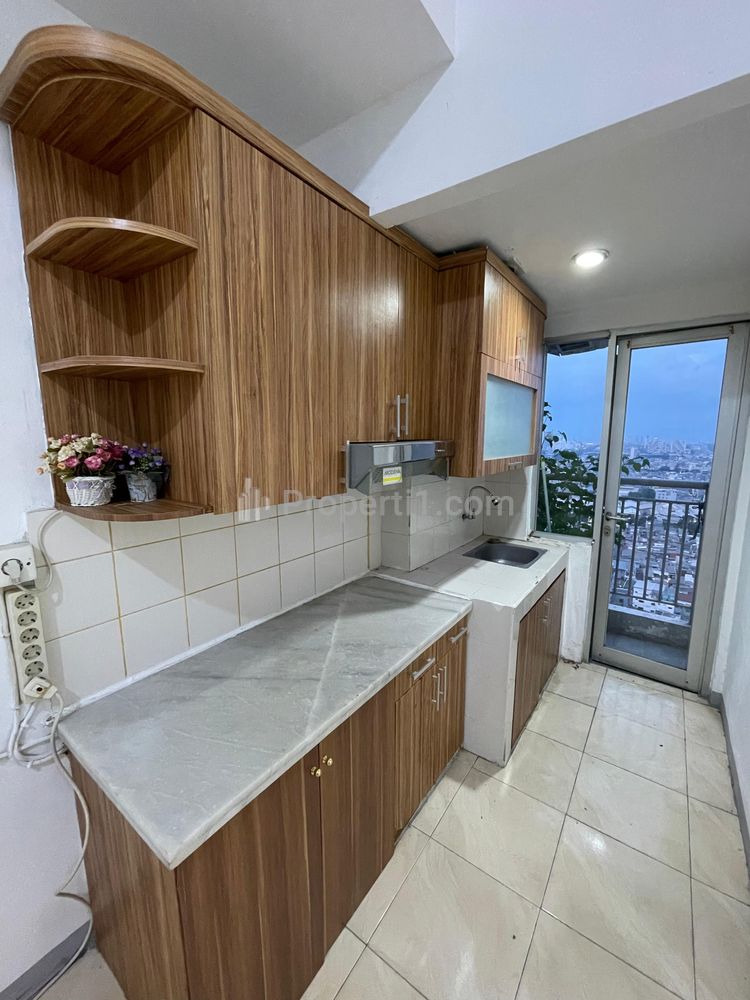 Disewakan Tahunan Apartemen Seasons City Type 2 BR Semi Furnish di Grogol Jakarta Barat
