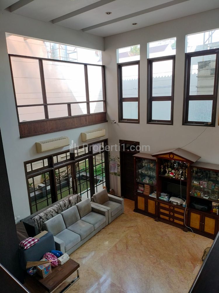 Jual Rumah Nyaman di Dharmahusada Indah Barat Gubeng Surabaya Timur