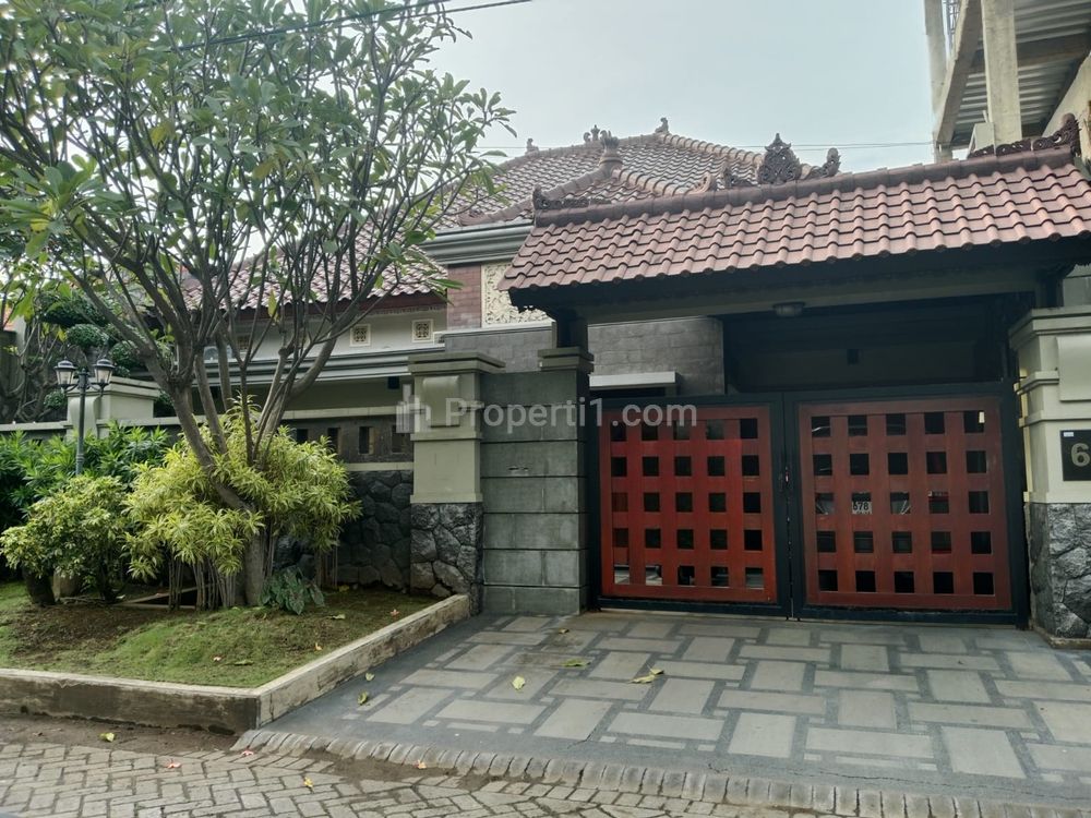 Dijual Rumah SHM di Raya Kutisari Indah, Surabaya