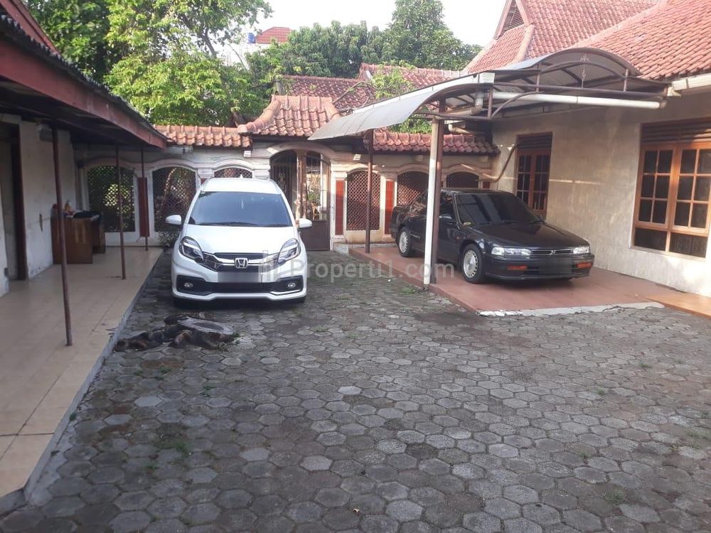 Dijual Rumah Luas di Utan Kayu Utara, Matraman, Jakarta Timur