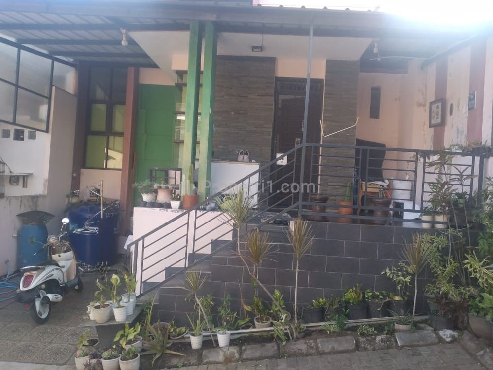Jual Rumah Siap Huni di Kawasan Sejuk Selangkah ke Kota Cimahi
