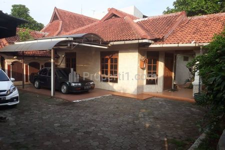 Dijual Rumah Luas di Utan Kayu Utara, Matraman, Jakarta Timur