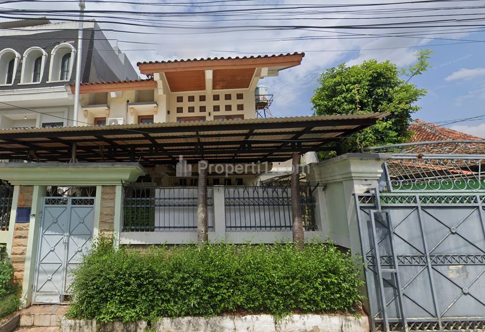Jual Rumah Mewah SHM di Jalan Yado Jakarta Selatan