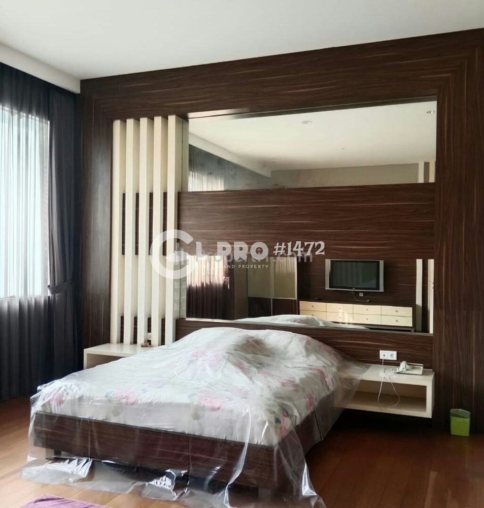 Disewakan Rumah Mewah Luas Tanah 450m2 Furnished Siap Huni di PIK Jakarta Utara